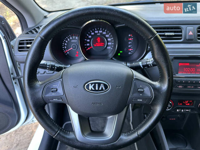 Белый Киа Рио, объемом двигателя 1.59 л и пробегом 109 тыс. км за 9500 $, фото 8 на Automoto.ua