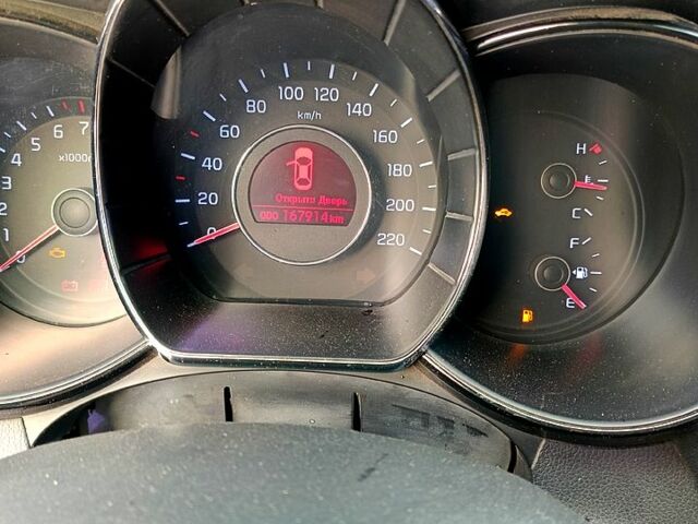 Белый Киа Рио, объемом двигателя 1.6 л и пробегом 168 тыс. км за 4999 $, фото 5 на Automoto.ua