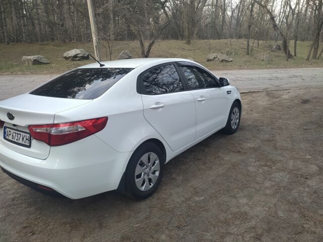 Білий Кіа Ріо, об'ємом двигуна 1.4 л та пробігом 158 тис. км за 6500 $, фото 7 на Automoto.ua