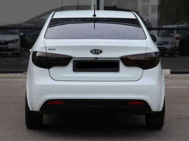 Белый Киа Рио, объемом двигателя 1.6 л и пробегом 125 тыс. км за 7900 $, фото 4 на Automoto.ua