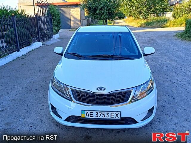 Білий Кіа Ріо, об'ємом двигуна 1.4 л та пробігом 52 тис. км за 8900 $, фото 4 на Automoto.ua