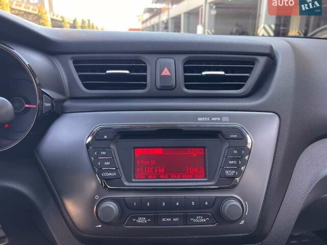 Білий Кіа Ріо, об'ємом двигуна 1.59 л та пробігом 48 тис. км за 10200 $, фото 14 на Automoto.ua