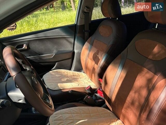 Белый Киа Рио, объемом двигателя 1.4 л и пробегом 131 тыс. км за 8999 $, фото 13 на Automoto.ua