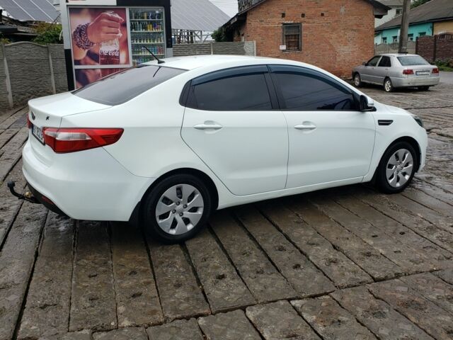 Белый Киа Рио, объемом двигателя 1.6 л и пробегом 172 тыс. км за 5946 $, фото 1 на Automoto.ua