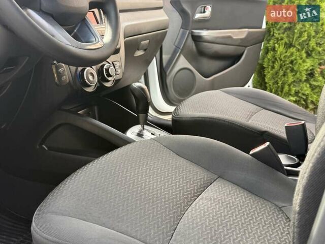Белый Киа Рио, объемом двигателя 1.6 л и пробегом 82 тыс. км за 9600 $, фото 45 на Automoto.ua