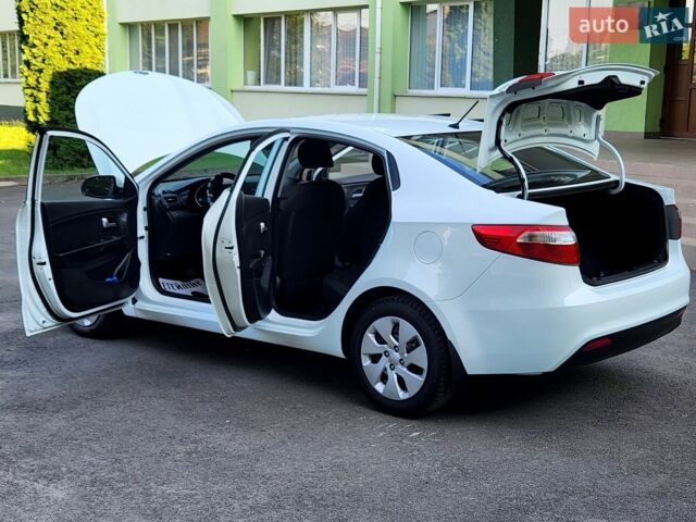 Белый Киа Рио, объемом двигателя 1.4 л и пробегом 143 тыс. км за 9350 $, фото 38 на Automoto.ua
