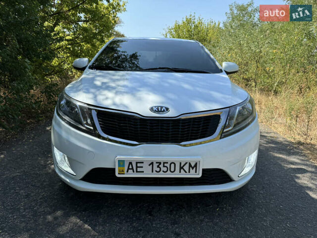 Белый Киа Рио, объемом двигателя 1.4 л и пробегом 79 тыс. км за 8555 $, фото 7 на Automoto.ua