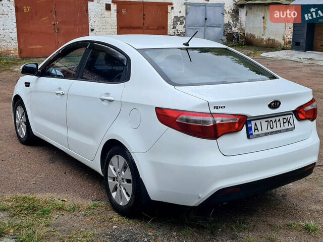 Белый Киа Рио, объемом двигателя 1.59 л и пробегом 159 тыс. км за 8800 $, фото 2 на Automoto.ua