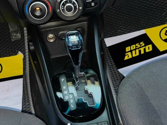 Белый Киа Рио, объемом двигателя 1.6 л и пробегом 150 тыс. км за 7100 $, фото 14 на Automoto.ua