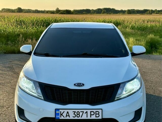 Білий Кіа Ріо, об'ємом двигуна 1.4 л та пробігом 142 тис. км за 6000 $, фото 1 на Automoto.ua