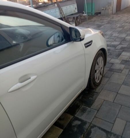 Білий Кіа Ріо, об'ємом двигуна 1.6 л та пробігом 150 тис. км за 7000 $, фото 19 на Automoto.ua