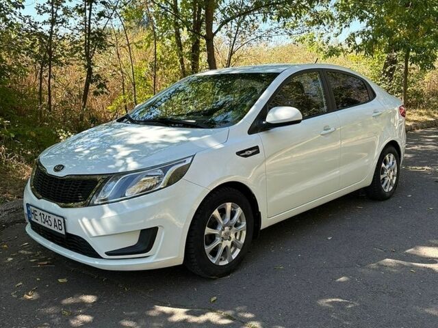 Белый Киа Рио, объемом двигателя 1.4 л и пробегом 131 тыс. км за 8499 $, фото 3 на Automoto.ua