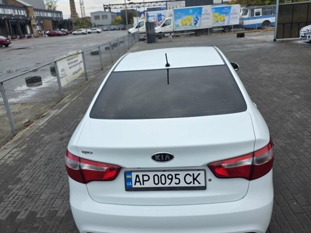 Белый Киа Рио, объемом двигателя 1.4 л и пробегом 288 тыс. км за 6500 $, фото 10 на Automoto.ua