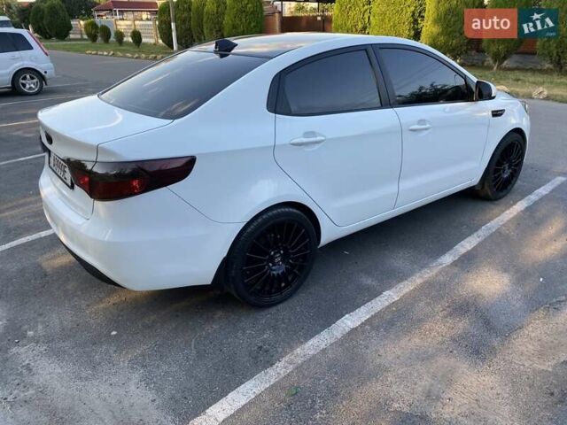 Белый Киа Рио, объемом двигателя 1.4 л и пробегом 149 тыс. км за 9500 $, фото 10 на Automoto.ua