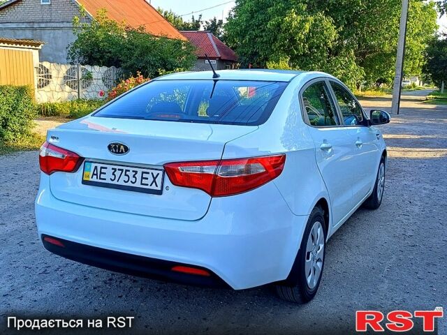 Білий Кіа Ріо, об'ємом двигуна 1.4 л та пробігом 52 тис. км за 8900 $, фото 1 на Automoto.ua