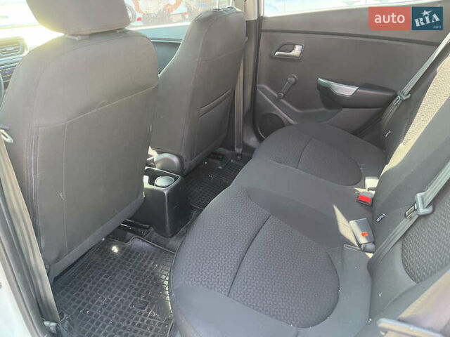 Белый Киа Рио, объемом двигателя 1.4 л и пробегом 41 тыс. км за 8700 $, фото 12 на Automoto.ua