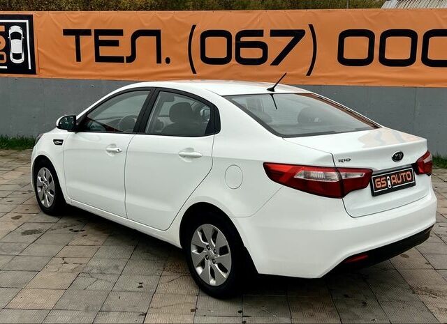 Білий Кіа Ріо, об'ємом двигуна 1.6 л та пробігом 123 тис. км за 8508 $, фото 7 на Automoto.ua