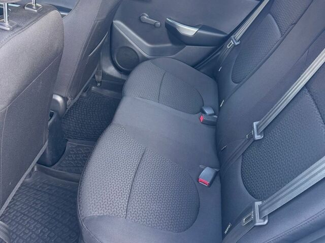 Белый Киа Рио, объемом двигателя 1.4 л и пробегом 81 тыс. км за 7499 $, фото 22 на Automoto.ua
