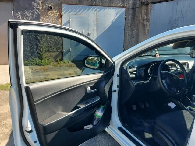 Белый Киа Рио, объемом двигателя 1.4 л и пробегом 69 тыс. км за 8999 $, фото 10 на Automoto.ua