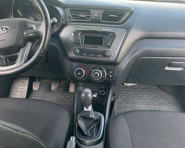 Білий Кіа Ріо, об'ємом двигуна 1.4 л та пробігом 175 тис. км за 6999 $, фото 8 на Automoto.ua