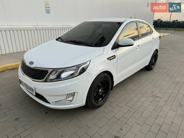Белый Киа Рио, объемом двигателя 1.4 л и пробегом 79 тыс. км за 8555 $, фото 16 на Automoto.ua