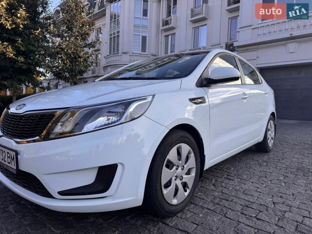 Белый Киа Рио, объемом двигателя 1.4 л и пробегом 81 тыс. км за 7499 $, фото 3 на Automoto.ua