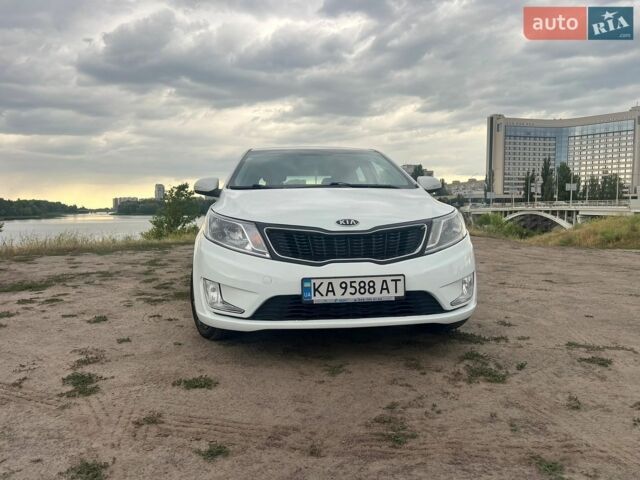 Белый Киа Рио, объемом двигателя 1.6 л и пробегом 200 тыс. км за 7500 $, фото 5 на Automoto.ua