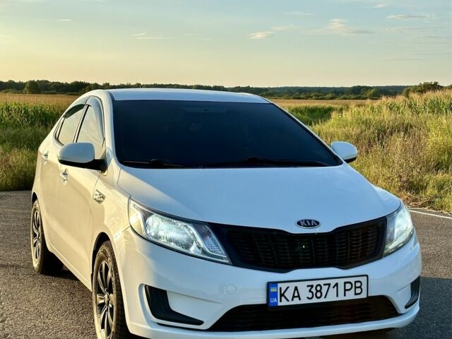 Білий Кіа Ріо, об'ємом двигуна 1.4 л та пробігом 142 тис. км за 6000 $, фото 3 на Automoto.ua