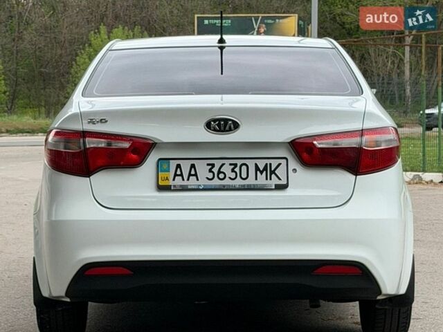 Белый Киа Рио, объемом двигателя 1.4 л и пробегом 167 тыс. км за 7200 $, фото 3 на Automoto.ua