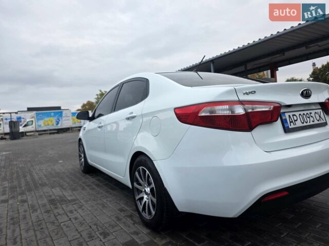Белый Киа Рио, объемом двигателя 1.4 л и пробегом 288 тыс. км за 6500 $, фото 13 на Automoto.ua