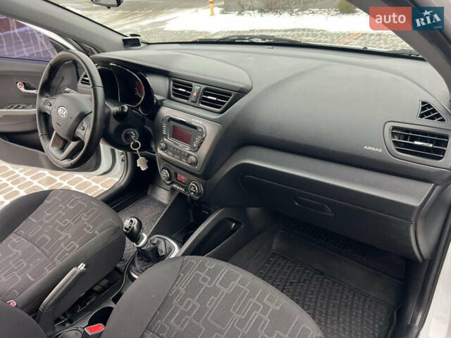 Белый Киа Рио, объемом двигателя 1.6 л и пробегом 42 тыс. км за 9700 $, фото 44 на Automoto.ua