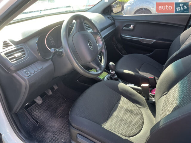 Белый Киа Рио, объемом двигателя 1.4 л и пробегом 41 тыс. км за 8700 $, фото 8 на Automoto.ua
