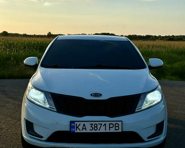 Білий Кіа Ріо, об'ємом двигуна 1.4 л та пробігом 142 тис. км за 6200 $, фото 22 на Automoto.ua