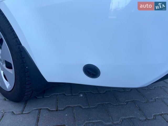 Білий Кіа Ріо, об'ємом двигуна 1.4 л та пробігом 171 тис. км за 6800 $, фото 8 на Automoto.ua