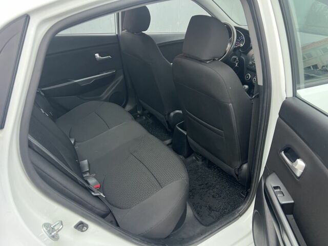 Білий Кіа Ріо, об'ємом двигуна 1.6 л та пробігом 123 тис. км за 8508 $, фото 14 на Automoto.ua