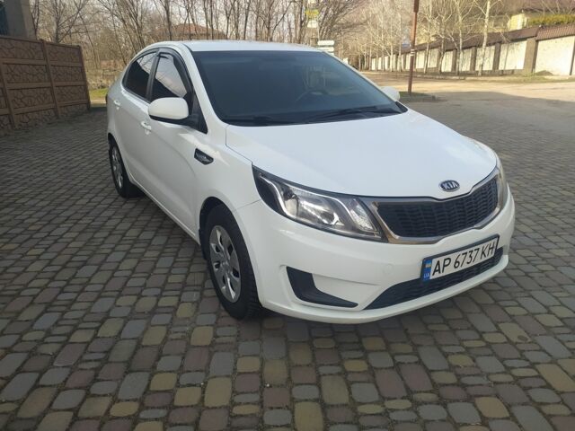 Білий Кіа Ріо, об'ємом двигуна 1.4 л та пробігом 158 тис. км за 6500 $, фото 9 на Automoto.ua