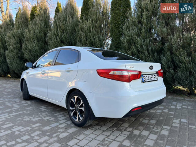 Белый Киа Рио, объемом двигателя 1.4 л и пробегом 144 тыс. км за 6300 $, фото 8 на Automoto.ua