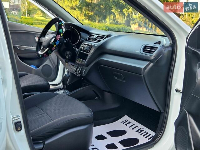 Белый Киа Рио, объемом двигателя 1.4 л и пробегом 143 тыс. км за 9350 $, фото 28 на Automoto.ua
