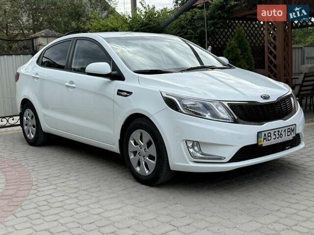 Белый Киа Рио, объемом двигателя 1.6 л и пробегом 82 тыс. км за 9600 $, фото 2 на Automoto.ua