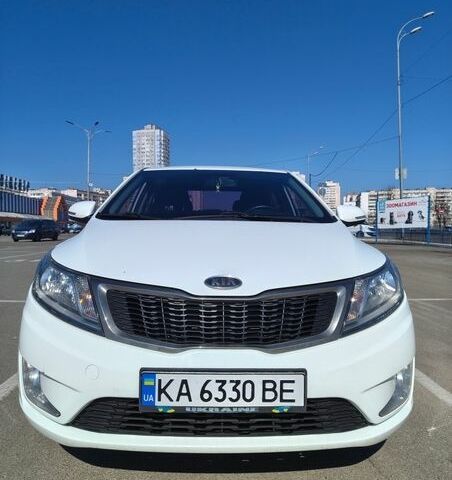 Белый Киа Рио, объемом двигателя 1.59 л и пробегом 124 тыс. км за 7700 $, фото 1 на Automoto.ua
