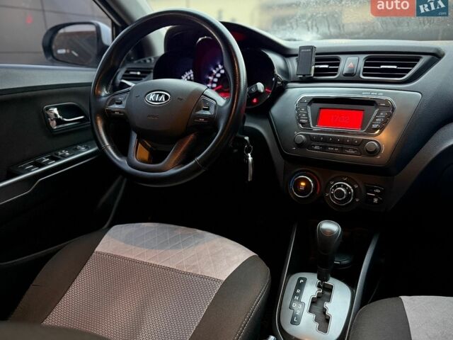 Белый Киа Рио, объемом двигателя 1.6 л и пробегом 160 тыс. км за 8250 $, фото 20 на Automoto.ua