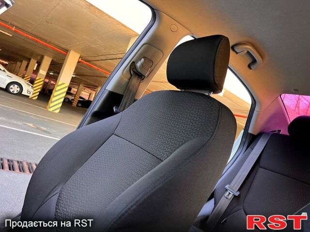 Белый Киа Рио, объемом двигателя 1.6 л и пробегом 48 тыс. км за 10200 $, фото 9 на Automoto.ua