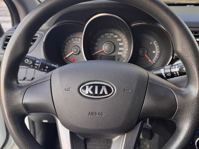 Белый Киа Рио, объемом двигателя 1.4 л и пробегом 81 тыс. км за 7499 $, фото 15 на Automoto.ua