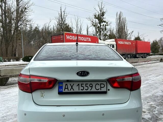 Білий Кіа Ріо, об'ємом двигуна 1.4 л та пробігом 31500 тис. км за 5300 $, фото 3 на Automoto.ua