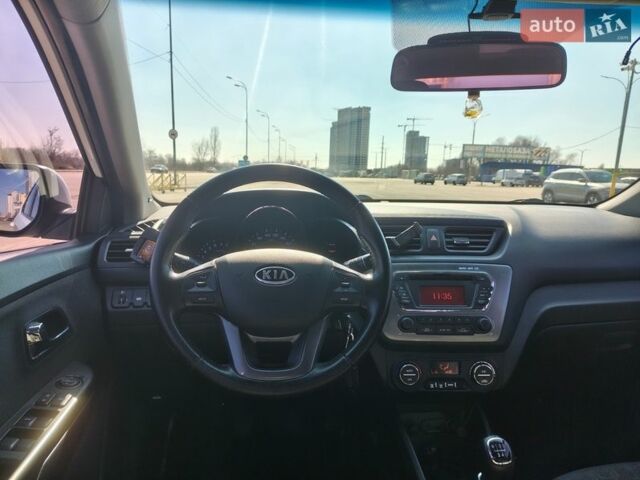 Белый Киа Рио, объемом двигателя 1.59 л и пробегом 124 тыс. км за 7700 $, фото 15 на Automoto.ua