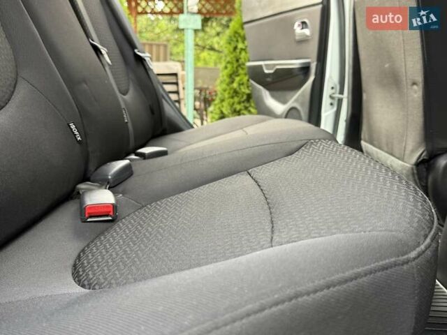 Белый Киа Рио, объемом двигателя 1.6 л и пробегом 82 тыс. км за 9600 $, фото 36 на Automoto.ua