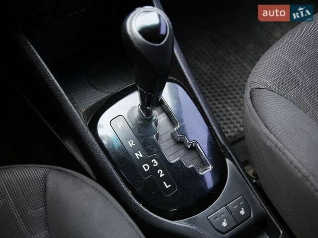 Белый Киа Рио, объемом двигателя 1.6 л и пробегом 127 тыс. км за 8600 $, фото 18 на Automoto.ua