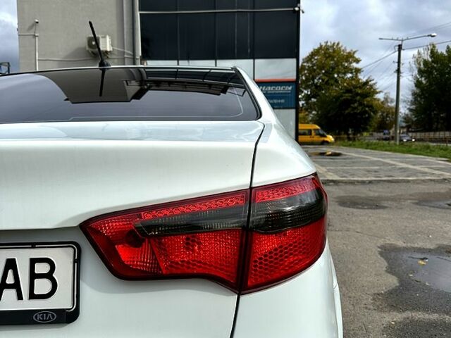 Білий Кіа Ріо, об'ємом двигуна 1.6 л та пробігом 149 тис. км за 8000 $, фото 2 на Automoto.ua