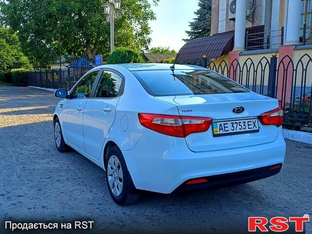 Білий Кіа Ріо, об'ємом двигуна 1.4 л та пробігом 52 тис. км за 8900 $, фото 2 на Automoto.ua