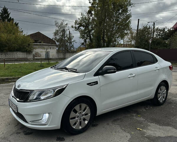 Киа Рио 2012 в Ивано-Франковске на Automoto.ua Белый Киа Рио, объемом двигателя 1.59 л и пробегом 149 тыс. км за 8000 $, фото 2 на Automoto.ua